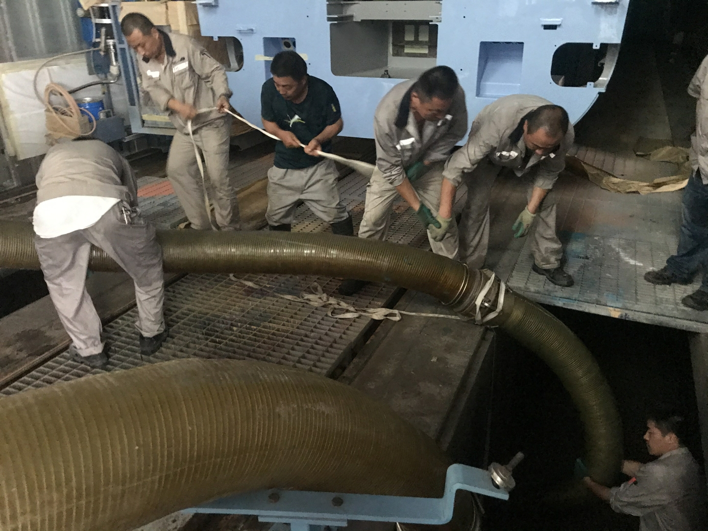 大流量轉(zhuǎn)子泵移動(dòng)泵車助力龐巴迪廠區(qū)排水 大流量轉(zhuǎn)子泵移動(dòng)泵車助力龐巴迪廠區(qū)排水